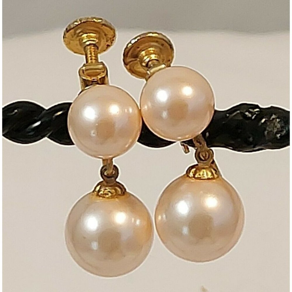 Classic Vtg Marvella jewelry Faux Pearl Gold Tone Clip-on Dangle Earrings
